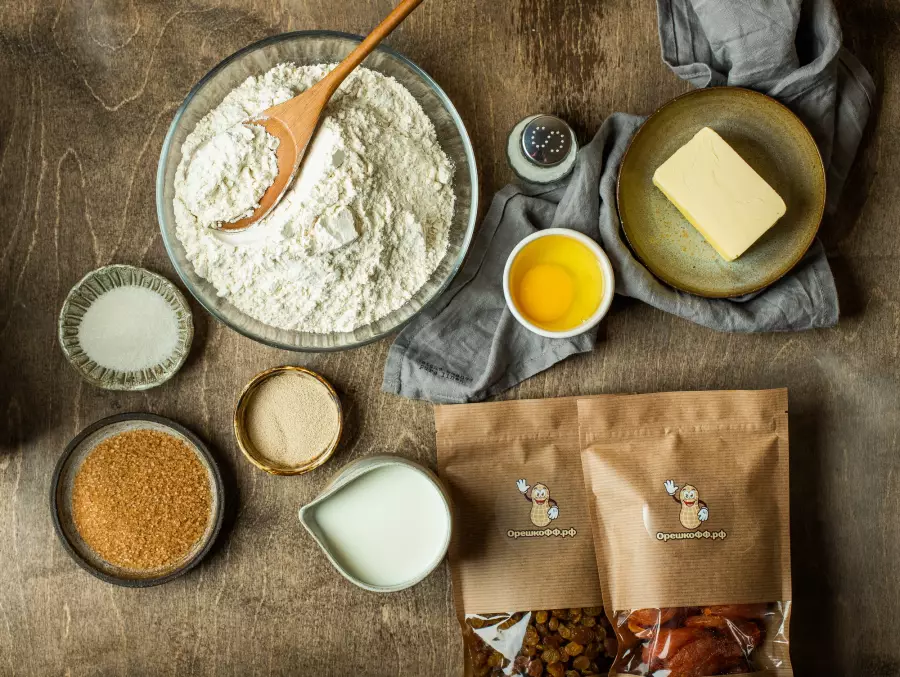 Ингредиенты для рецепта хлеб с изюмом и курагой