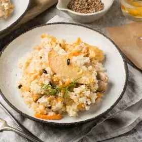 Плов с курицей на сковороде