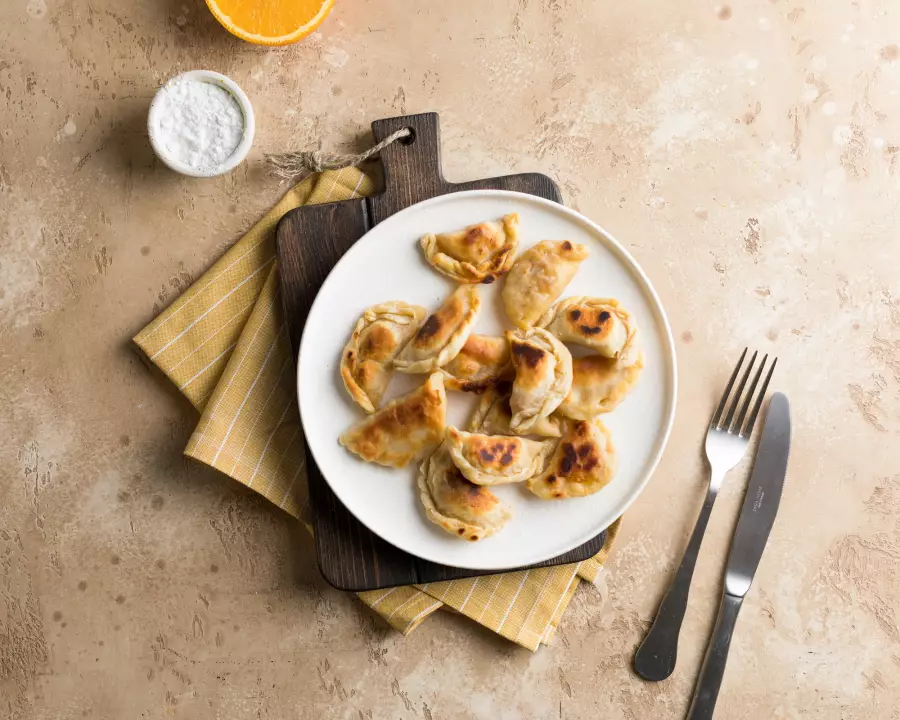 Равиоли с изюмом и курагой