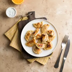Равиоли с изюмом и курагой