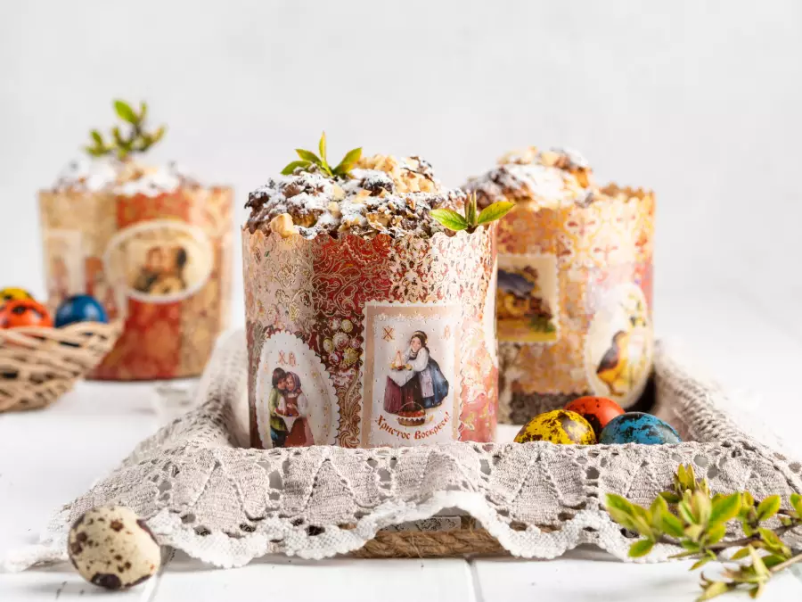 Готовое блюдо кулич с коньяком
