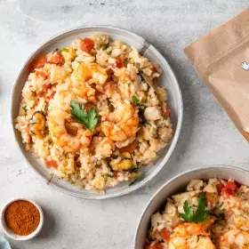 Паэлья с морепродуктами и курицей
