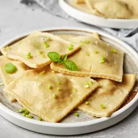 Равиоли с сыром и грецкими орехами