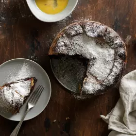 Пирог с черносливом