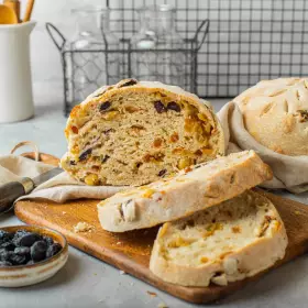 Хлеб с изюмом и орехами