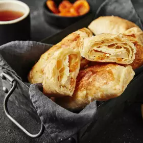 Слойки с курагой и творогом