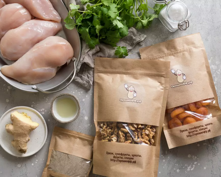 Ингредиенты для рецепта куриные рулетики с начинкой из орехов и кураги