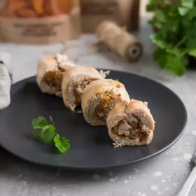 Куриные рулетики с начинкой из орехов и кураги