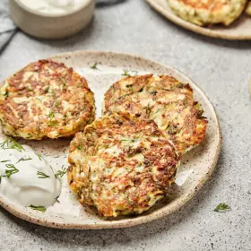 Сырники из творога, феты и цукини