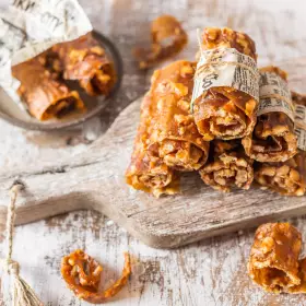 Яблочная пастила с орехами