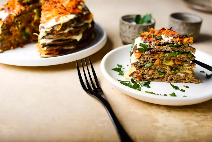 Готовое блюдо печёночный торт из куриной печени