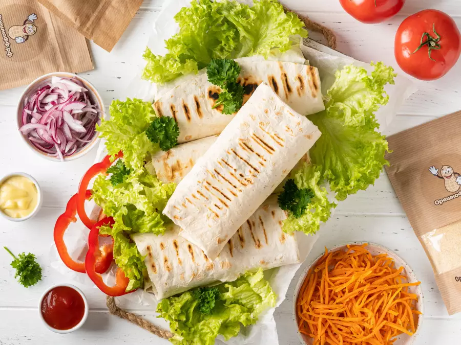 Готовое блюдо домашняя шаурма с курицей