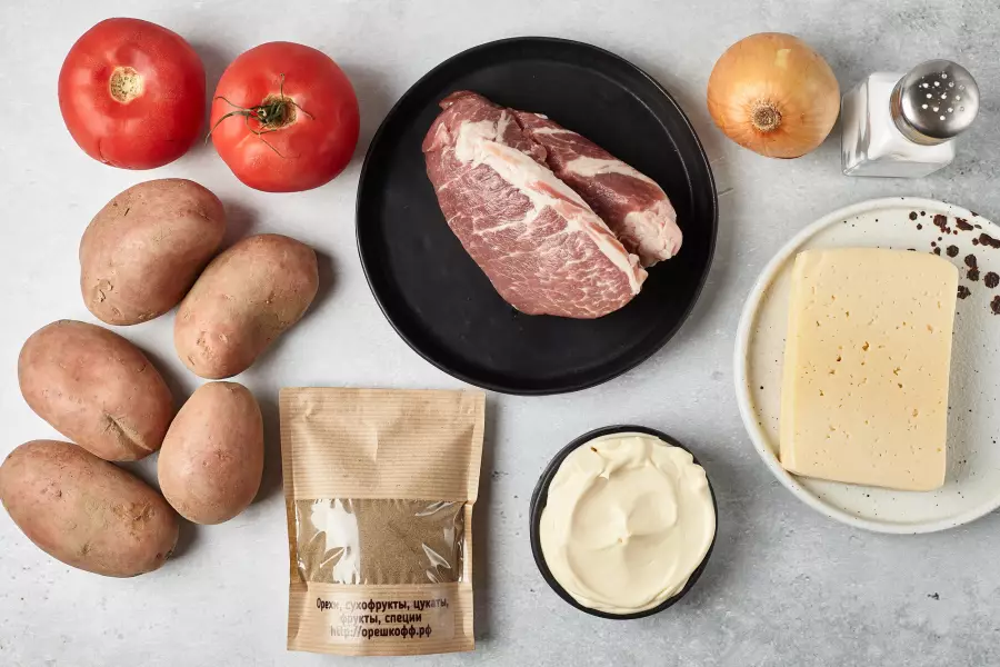 Ингредиенты для рецепта мясо по-французски из свинины