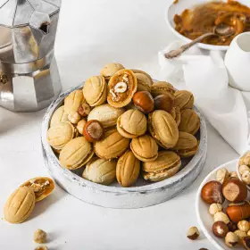 Орешки со сгущёнкой и фундуком