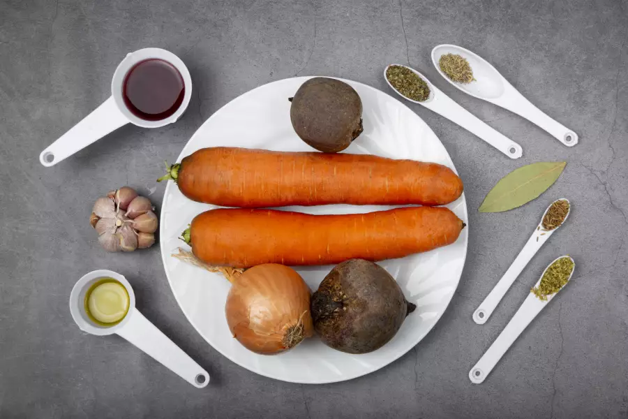 Ингредиенты для рецепта соус из моркови и свёклы