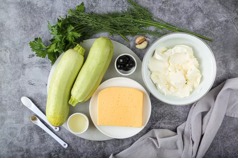 Ингредиенты для рецепта кабачки с сыром в духовке
