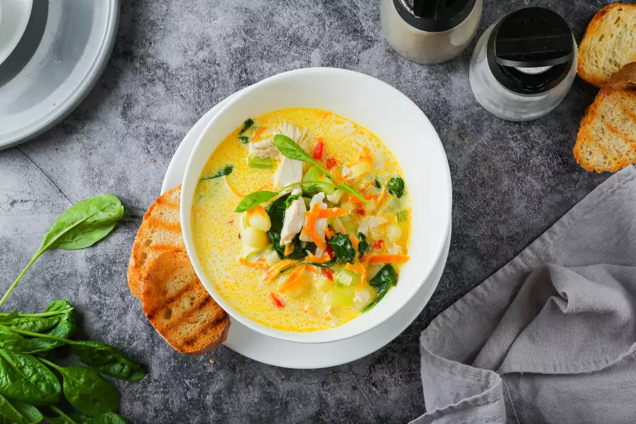 Готовое блюдо сливочный суп с курицей
