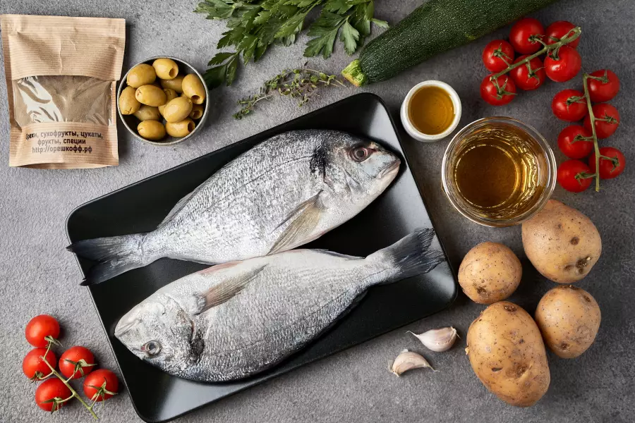 Ингредиенты для рецепта рыба с овощами в духовке