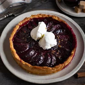 Песочный пирог со сливами