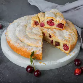 Пирог-улитка с вишней