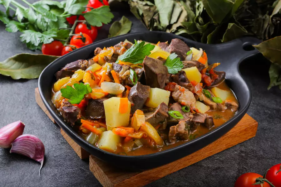 Готовое блюдо жаркое из баранины «куырдак»