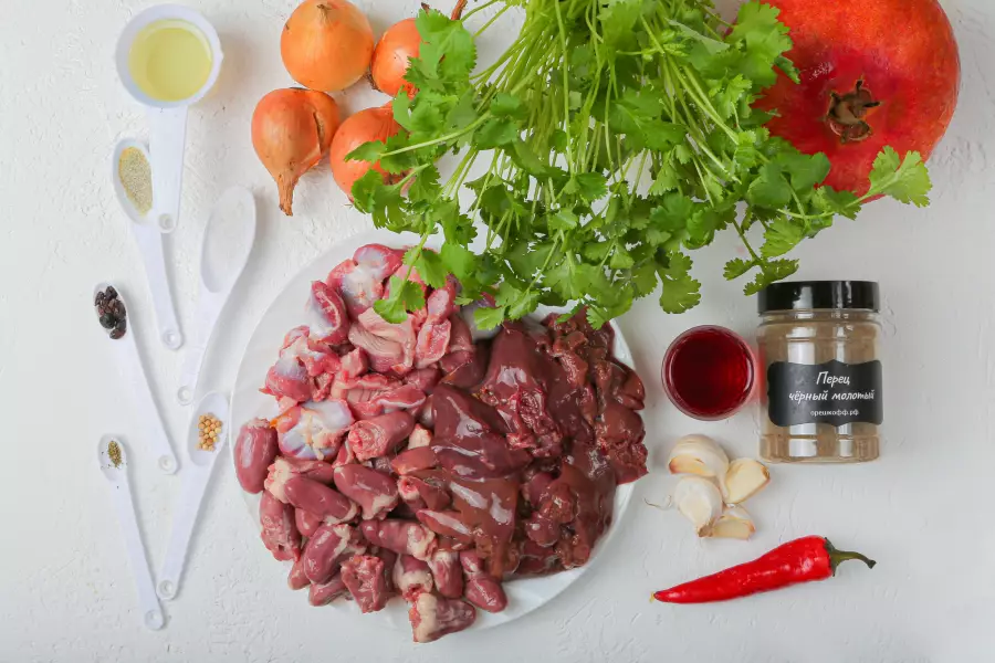 Ингредиенты для рецепта кучмачи по-грузински из куриных потрохов