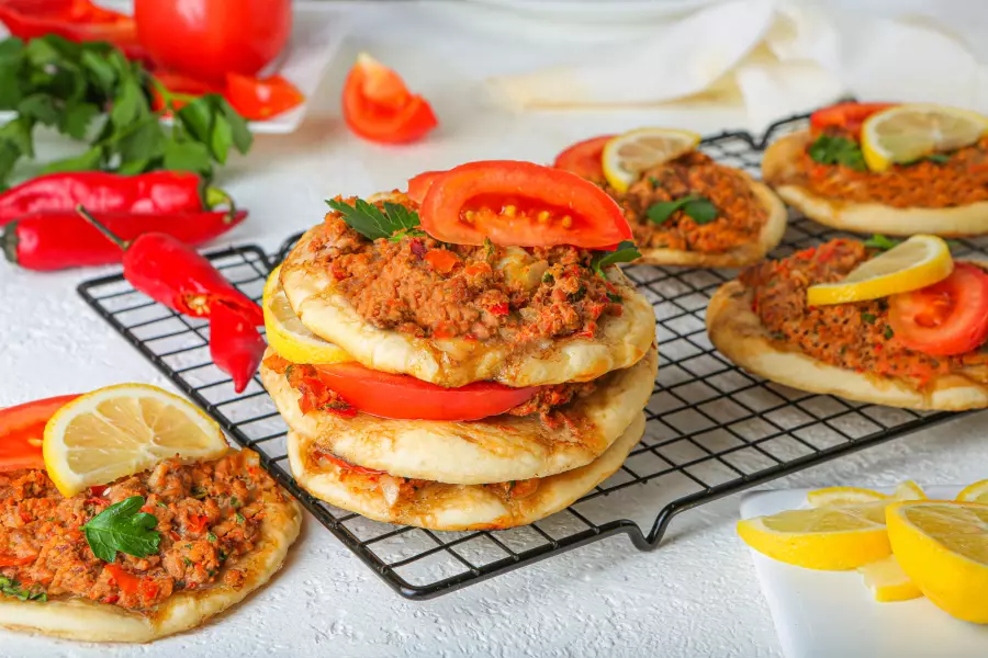 Готовое блюдо лахмаджун