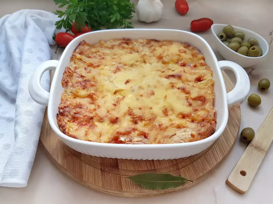 Запеканка из кабачков в духовке с помидором и сыром