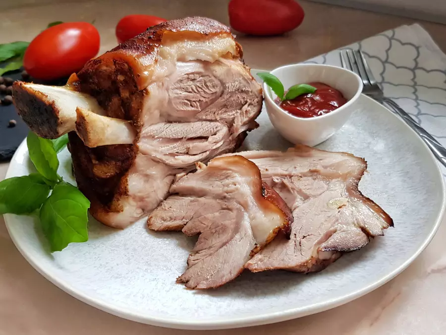 Свиная рулька в духовке