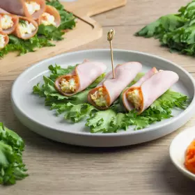 Рулетики из ветчины с сыром и морковью