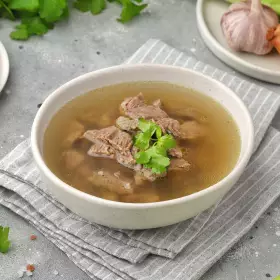 Вкусный говяжий бульон