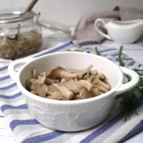 Маринованные вешенки