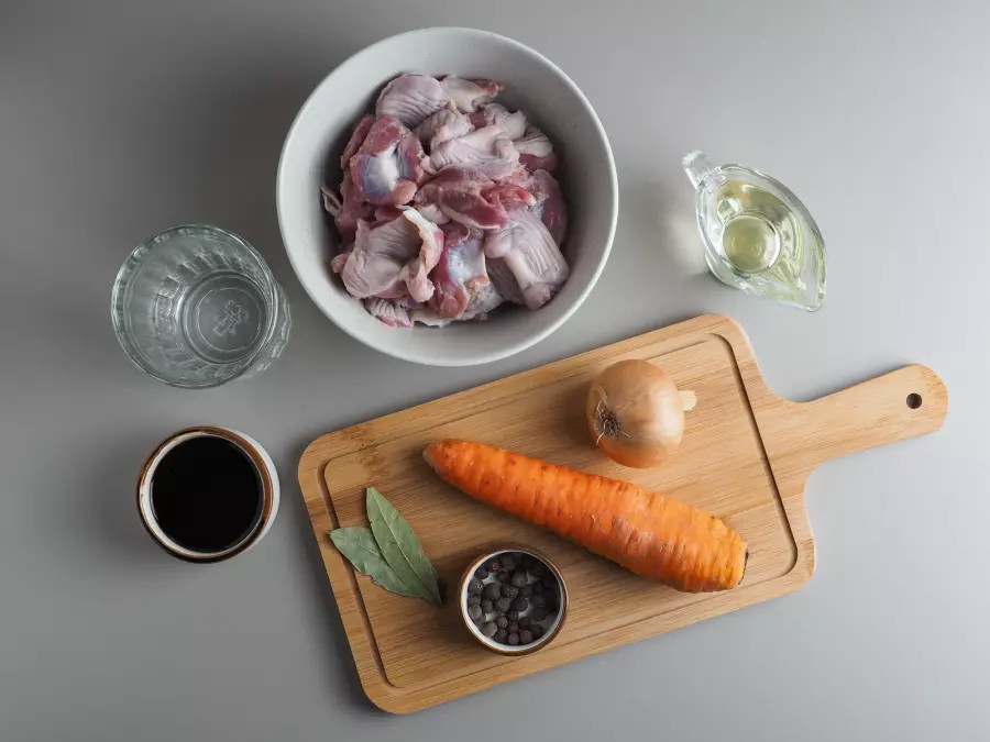 Ингредиенты для рецепта куриные желудки на сковороде