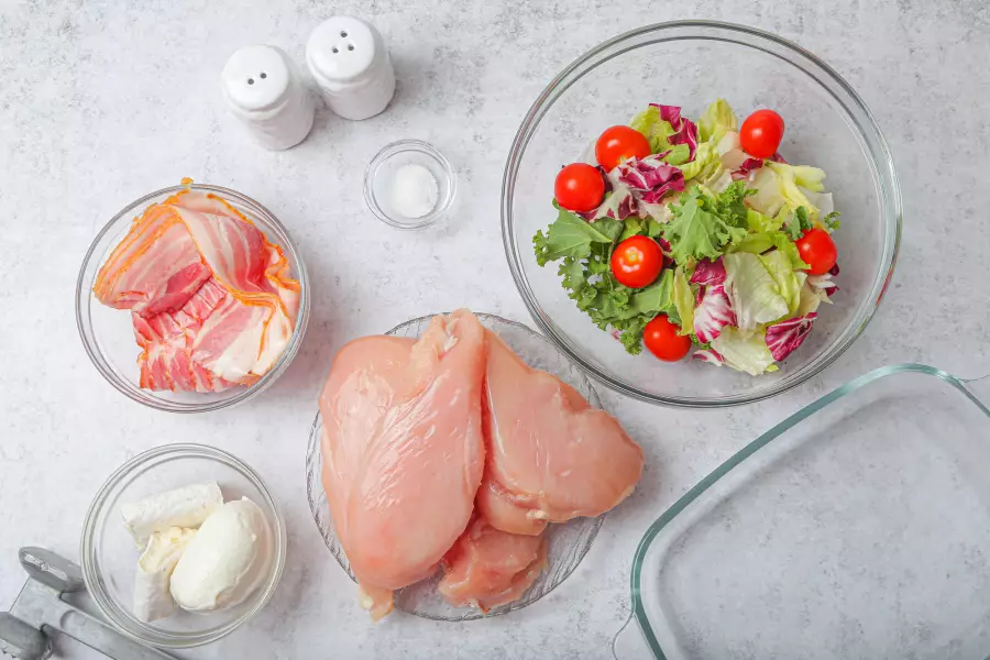 Ингредиенты для рецепта курица в беконе