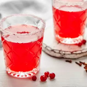 Пряный клюквенный сбитень