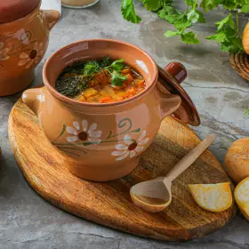 Постные щи из квашеной капусты с грибами
