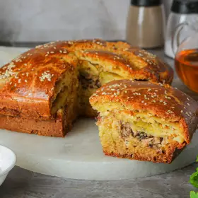 Заливной пирог с рыбными консервами