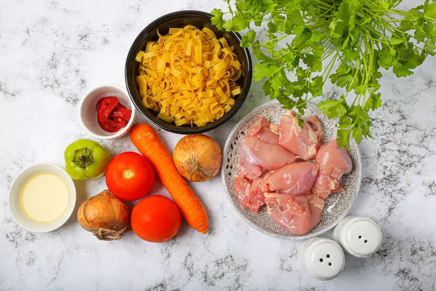 Ингредиенты для рецепта лагман из курицы