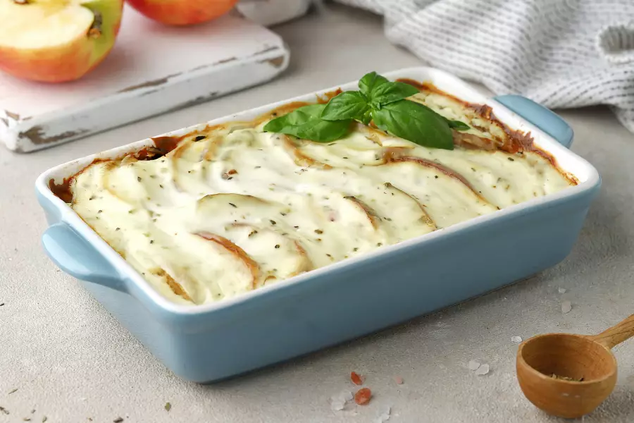 Готовое блюдо куриная печень с яблоками