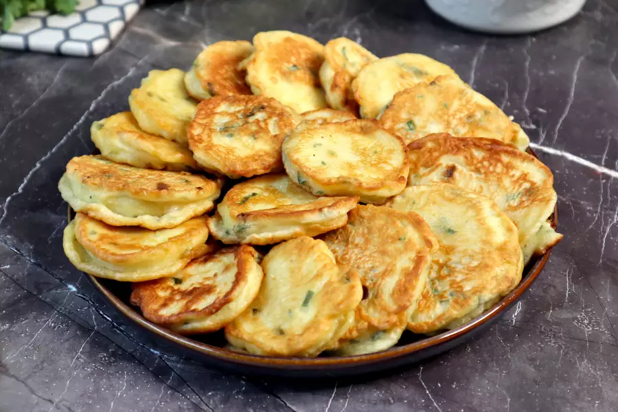 Готовое блюдо жареные кабачки в кляре