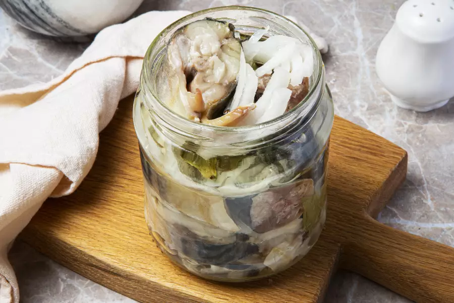 Готовое блюдо маринованная скумбрия в домашних условиях