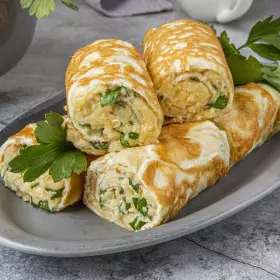 Яичный рулет с начинкой