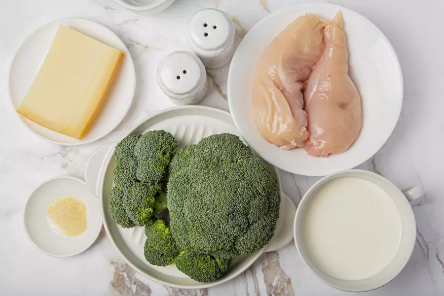 Ингредиенты для рецепта курица с брокколи в духовке