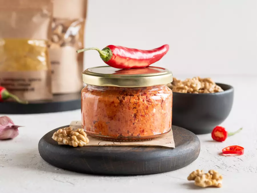 Аджика с грецкими орехами