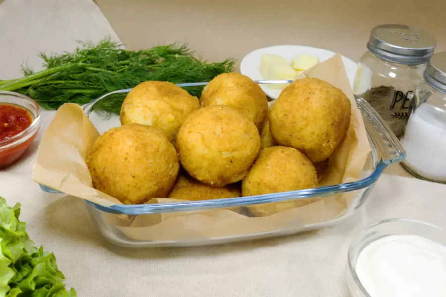 Готовое блюдо картофельные шарики из пюре