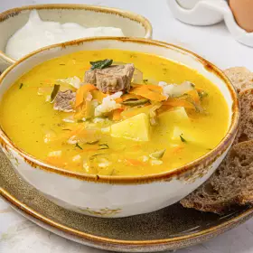 Рассольник с рисом и огурцами
