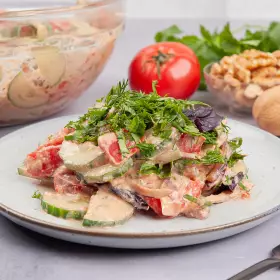 Грузинский салат с ореховой заправкой