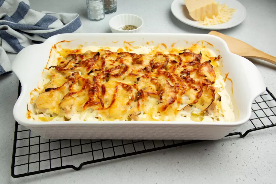 Готовое блюдо картофельная запеканка с курицей