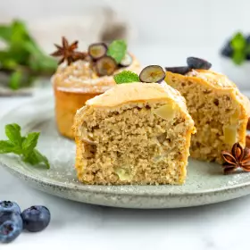 Овсяная шарлотка с яблоками