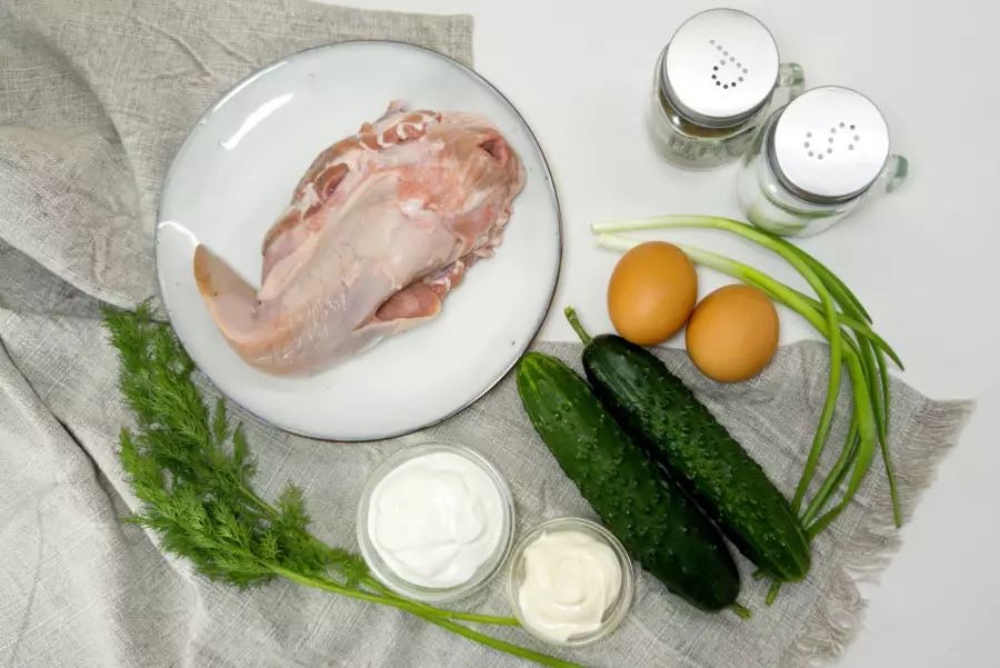 Ингредиенты для рецепта салат с языком и огурцом